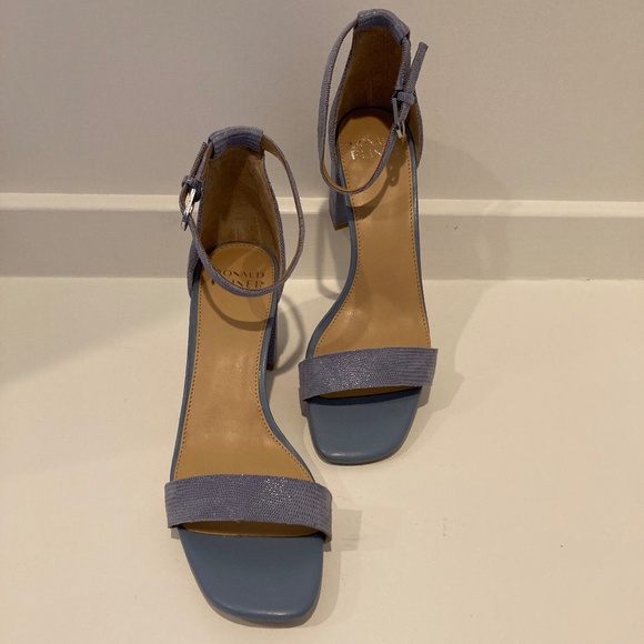 Donald Pliner Priyah Lizard Print Suede Sandals - Size 9 - NWOT - Picture 2 of 8